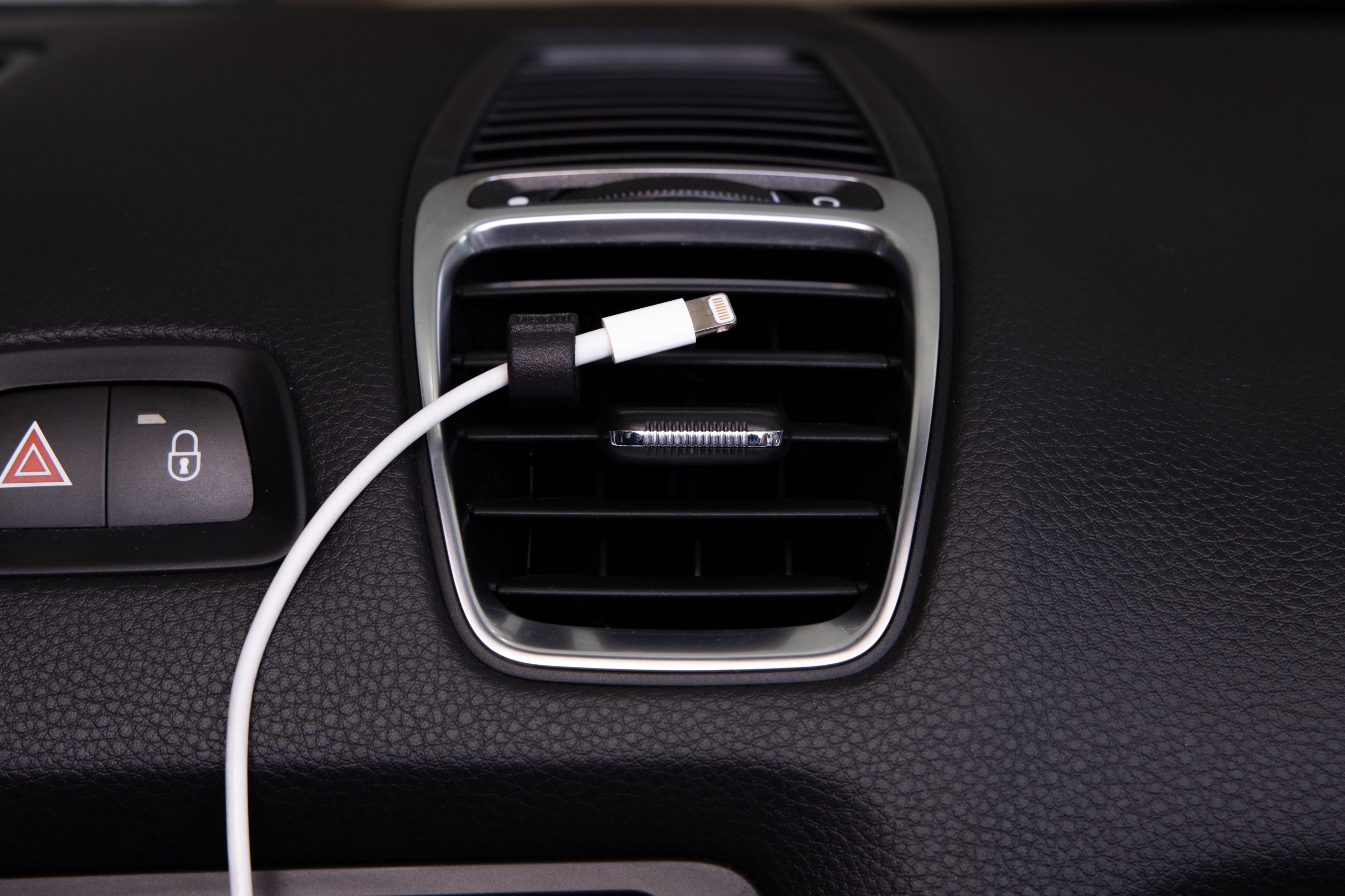 VENTHOOK-CABLE| A dashboard hanger (2) for charging cables and power cords